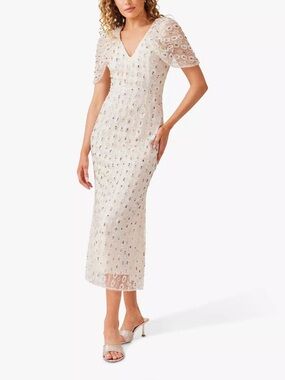 elliatt selene strapless 3d floral lace tiered maxi dress Elliatt Selene Strapless 3D Floral Lace Tiered Maxi Dress